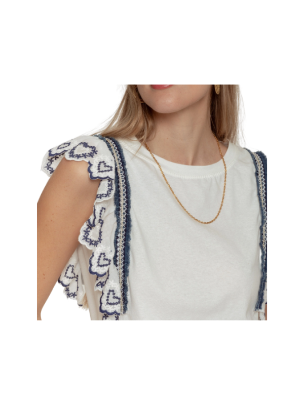 CAMISETA BORDADOS