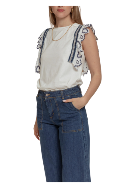 CAMISETA BORDADOS