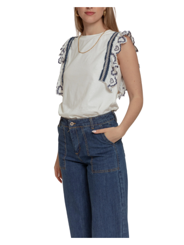 CAMISETA BORDADOS